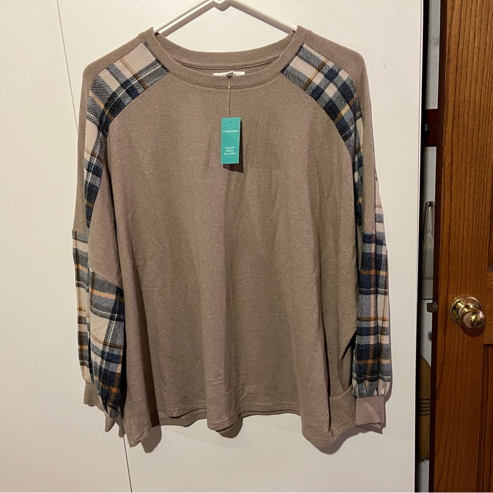 Ladies Maurice’s Casual Top
